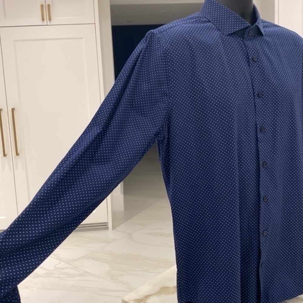 Express Button Down Large (16-16.5) - Picture 2 of 5